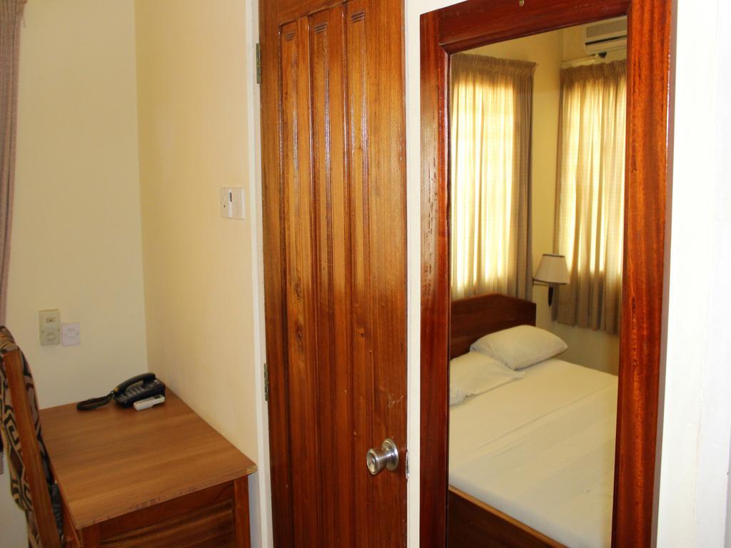 Hotel Loreto Cape Coast Kültér fotó